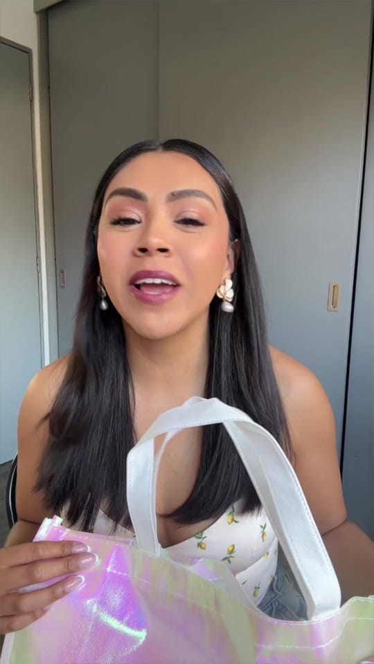 Post 7 by Arianna Cortés on TikTok (video)