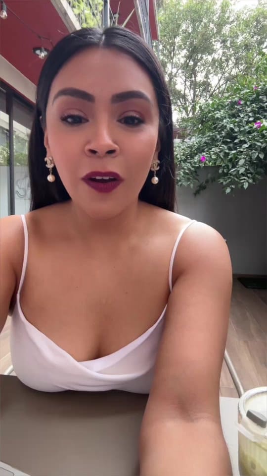 Post 6 by Arianna Cortés on TikTok (video)