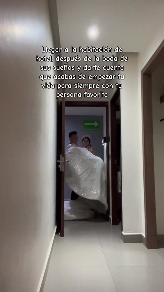 Post 9 by Angie Castillo 🎀💋 on TikTok (video)