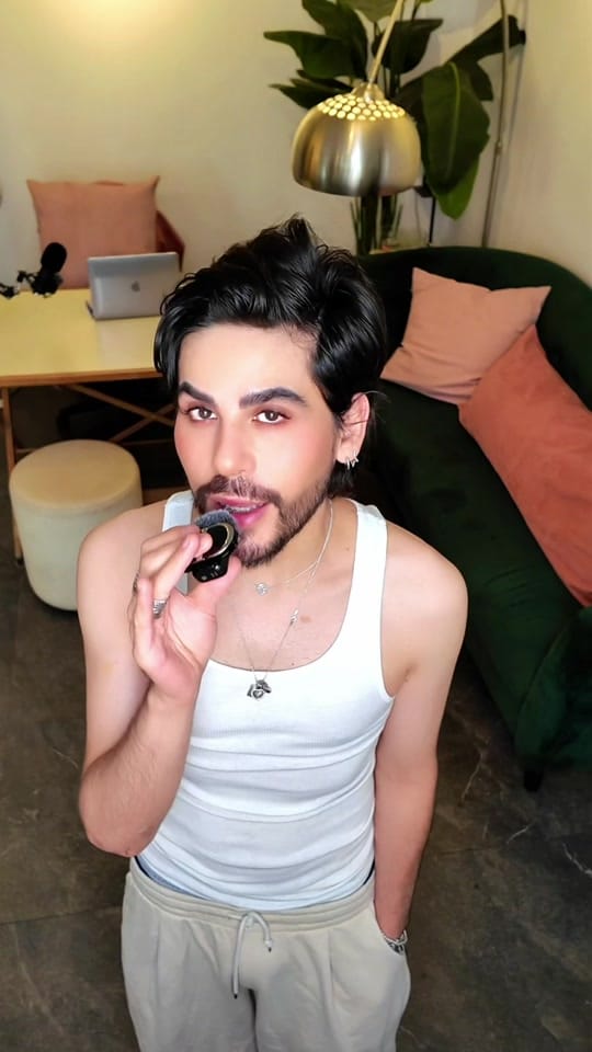 Post 4 by De la Garsa on TikTok (video)