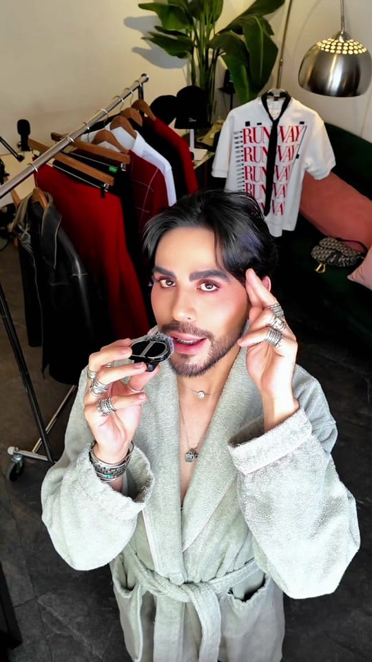Post 8 by De la Garsa on TikTok (video)