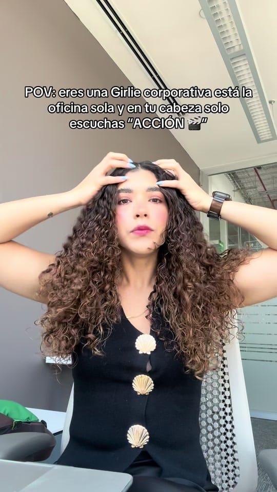 Post 4 by • La de los rizos • on TikTok (video)