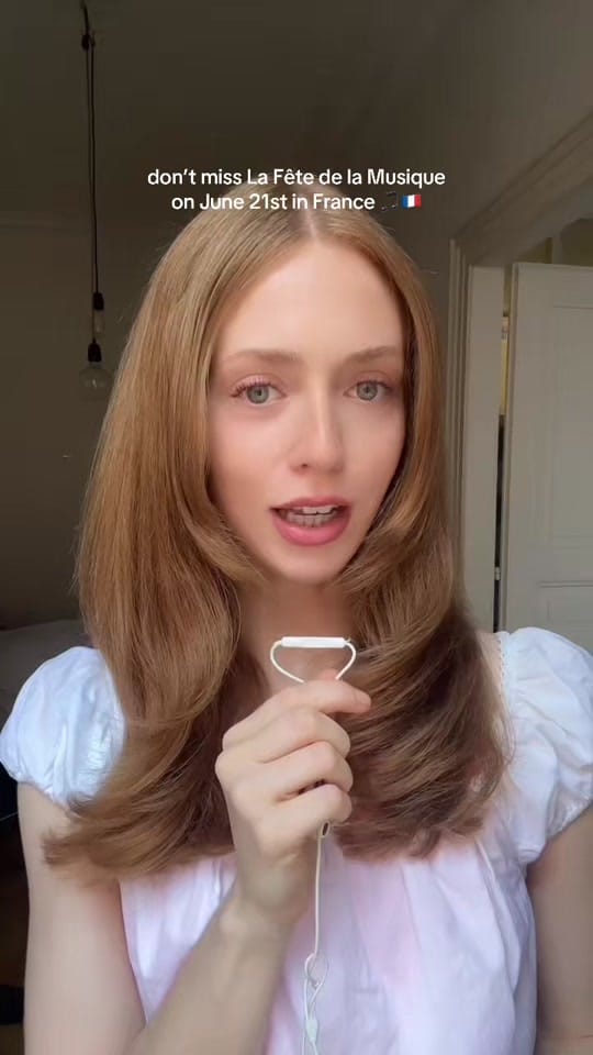 Post 2 by Lily Chérie on TikTok (video)