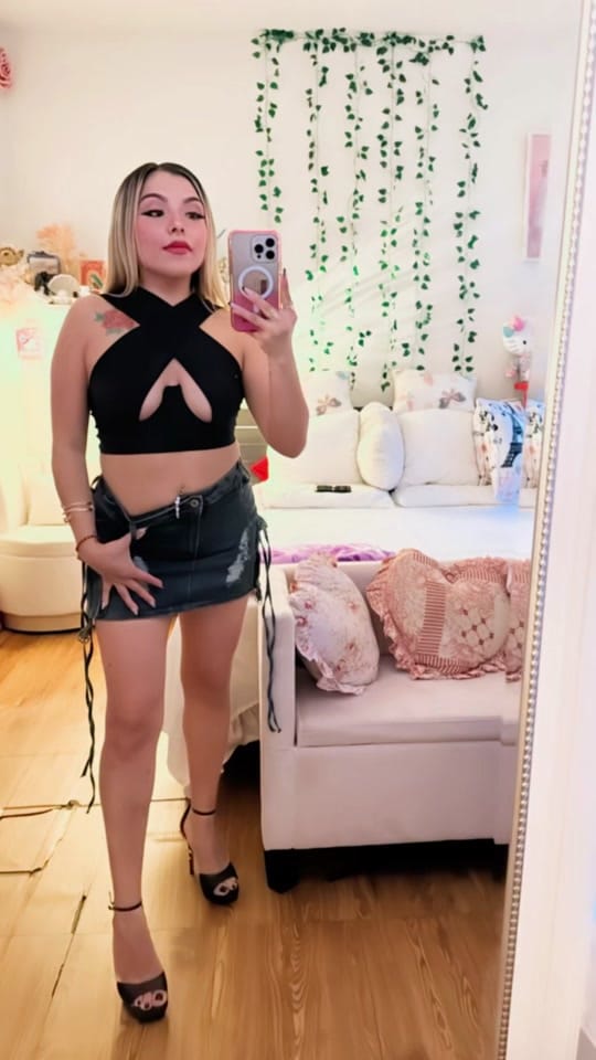 Post 4 by Bella_Lizz_2 on TikTok (video)