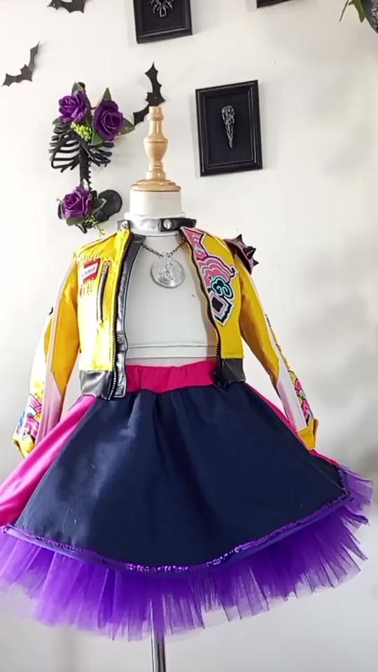 Post 2 by Hizumi Corvinus on TikTok (video)