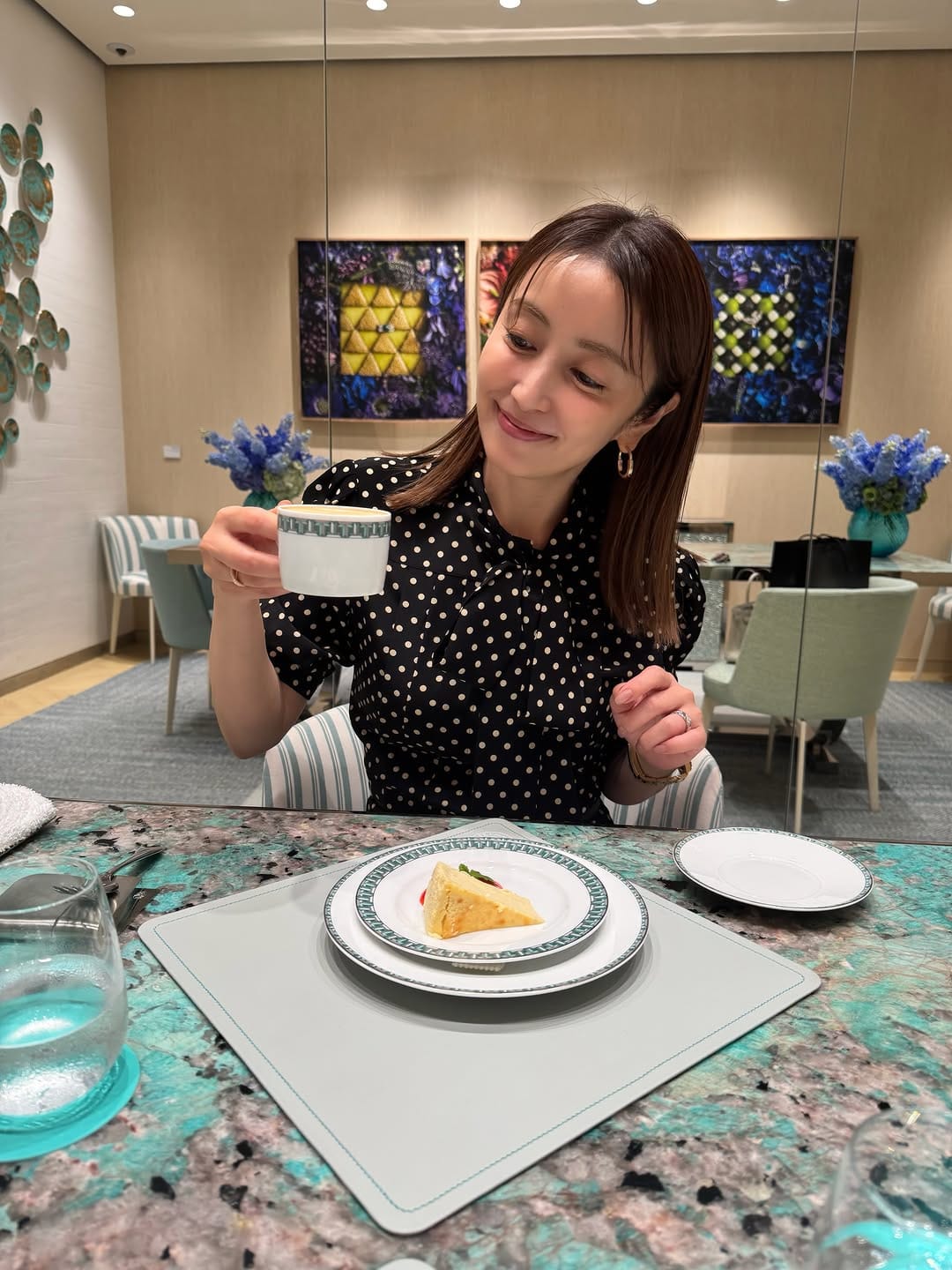 Post 5 by 矢田亜希子(Akiko Yada) on Instagram (carousel)