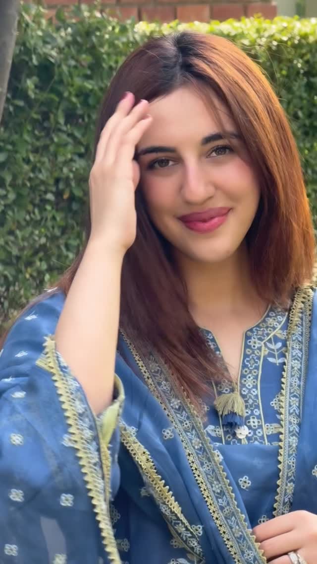 Post 6 by Samreen on Instagram (video)