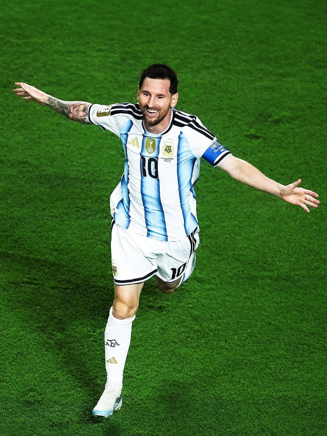 Post 6 by Leo Messi Club | Fan Page on Instagram (carousel)