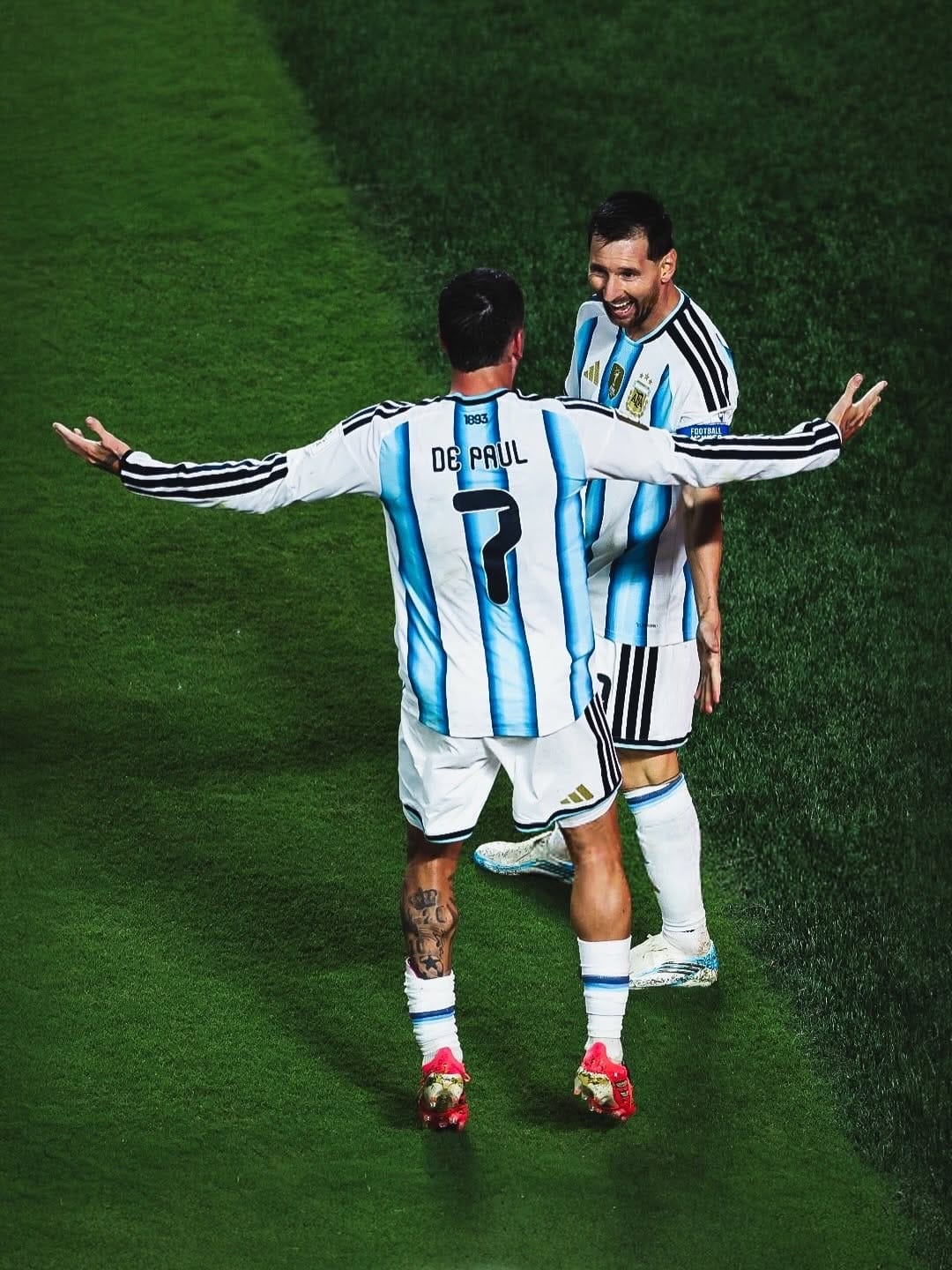 Post 7 by Leo Messi Club | Fan Page on Instagram (carousel)
