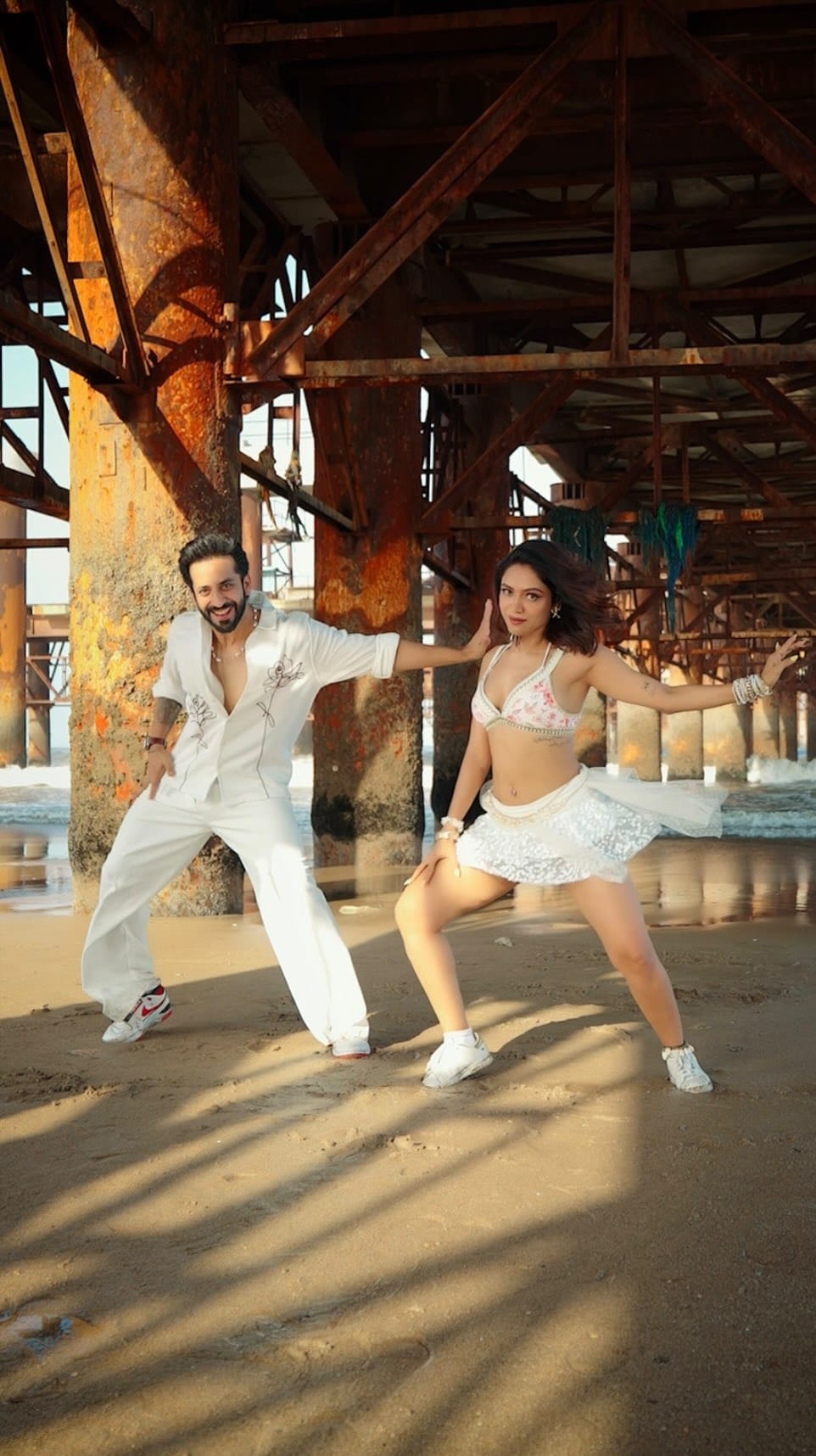 Post 8 by Sonali Bhadauria (LiveToDance) on Instagram (video)