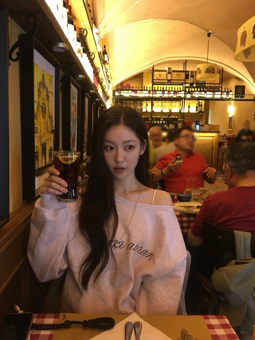 Post 1 by 송지우 on Instagram (carousel)