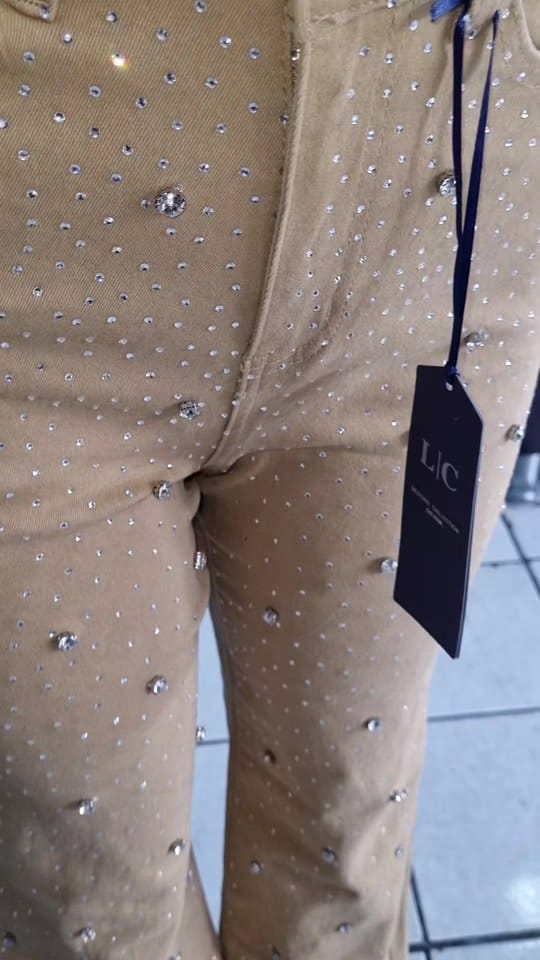 Post 5 by World Jeans Premium on TikTok (video)