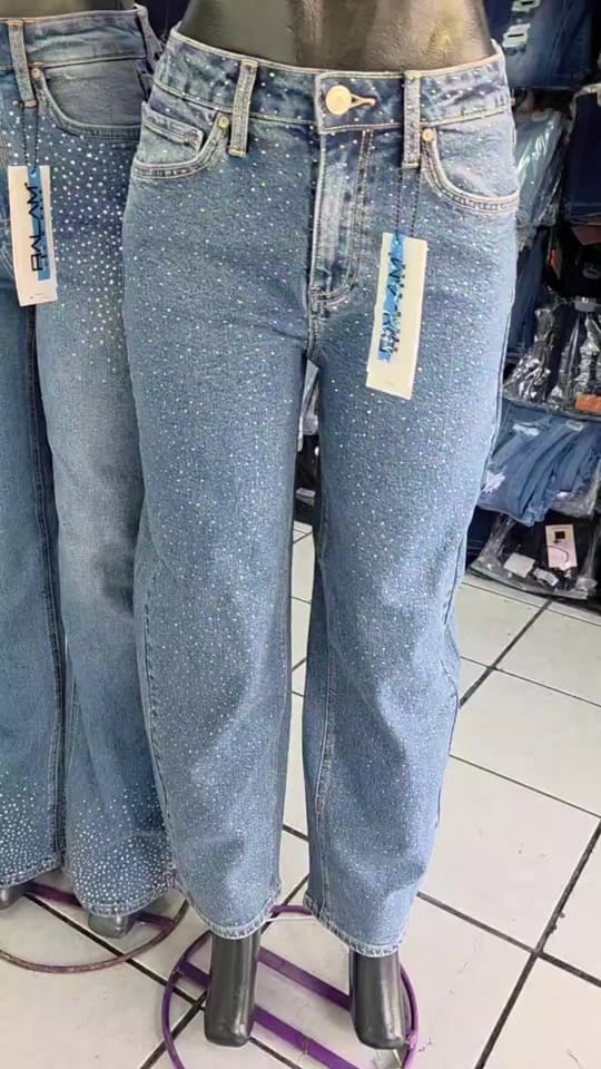 Post 6 by World Jeans Premium on TikTok (video)