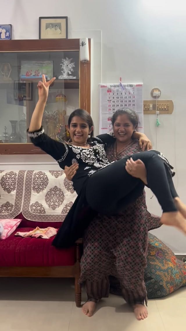 Post 5 by Gopika Anil on Instagram (video)