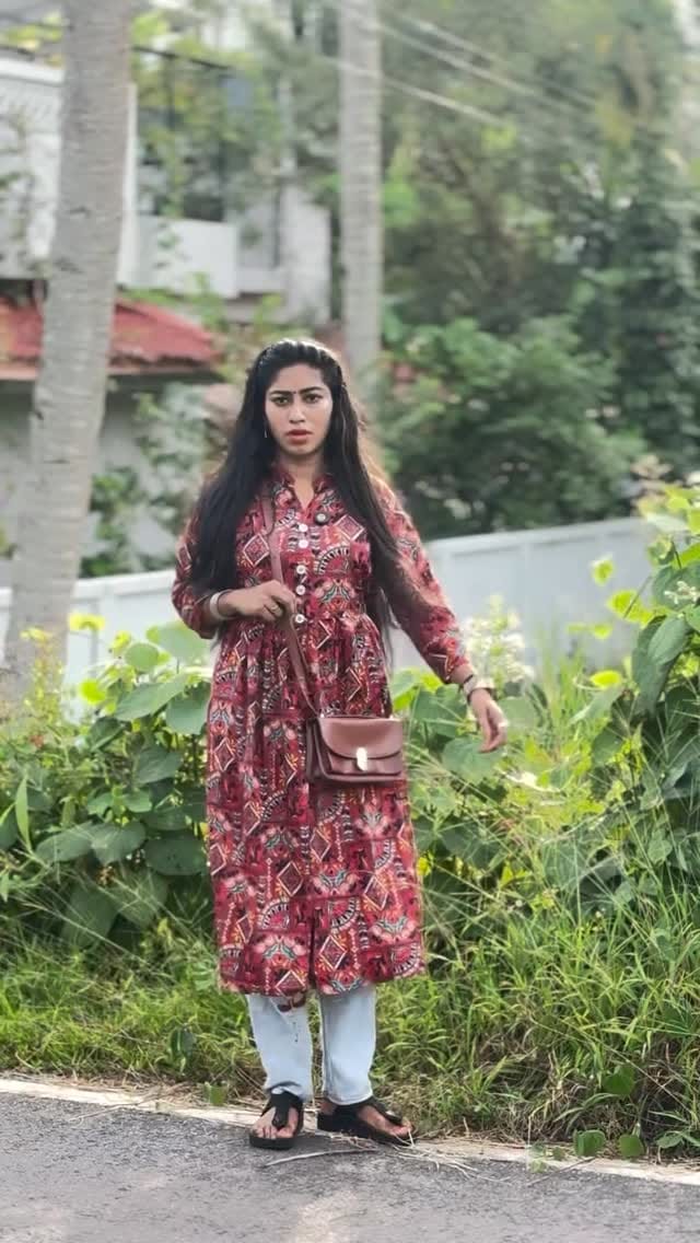Post 3 by Gayathri devi✨kingini❤️ on Instagram (video)
