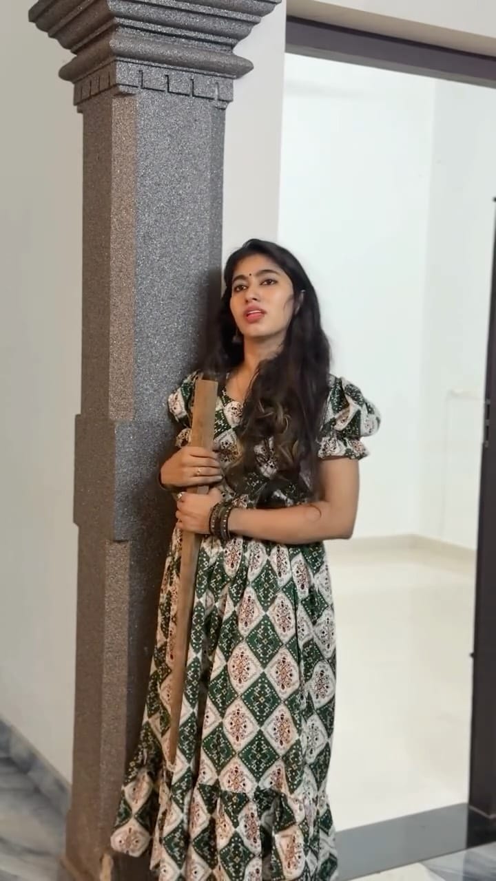 Post 5 by Gayathri devi✨kingini❤️ on Instagram (video)