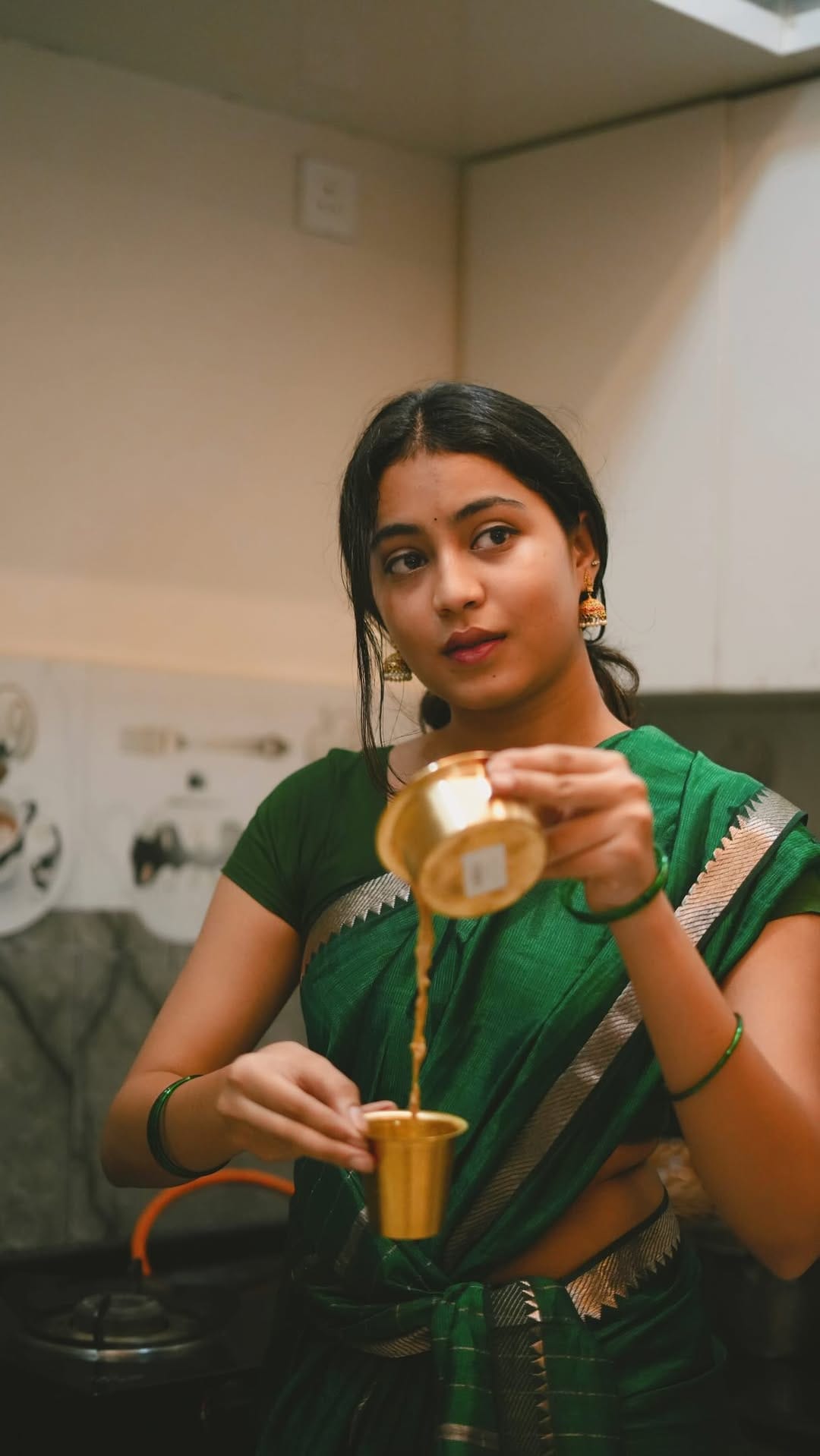 Post 2 by Aakanksha on Instagram (video)
