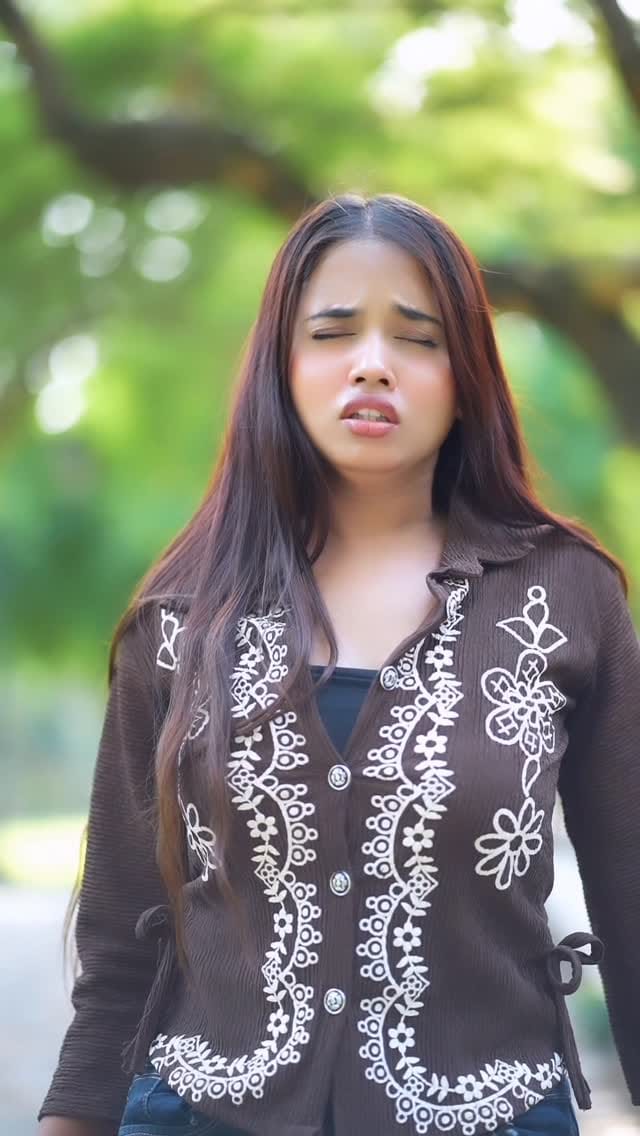 Post 6 by Aleena Singh on Instagram (video)