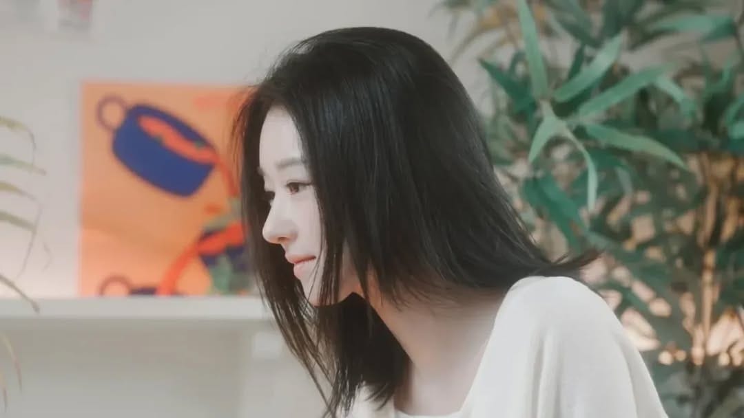 Post 8 by Seo Yea Ji (서예지) on Instagram (carousel)