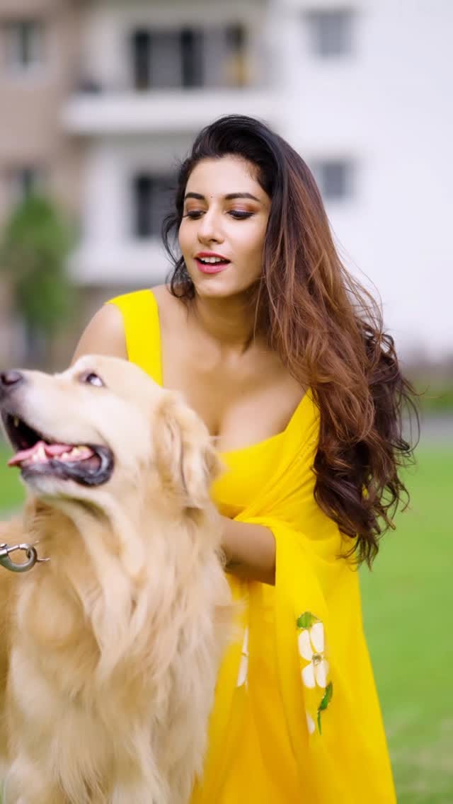 Post 2 by Vishnu Priya Bhimeneni on Instagram (video)