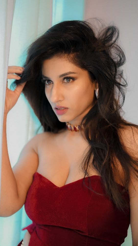 Post 5 by Vishnu Priya Bhimeneni on Instagram (video)