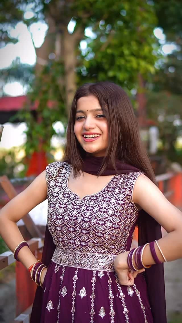 Post 5 by Vaishnavi Seth on Instagram (video)