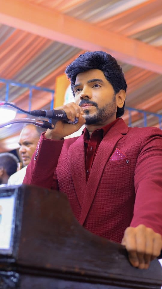 Post 4 by Legend Saravanan on Instagram (video)