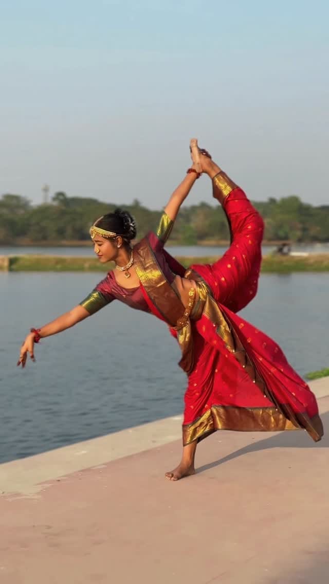 Post 9 by Sneha Bakli on Instagram (video)
