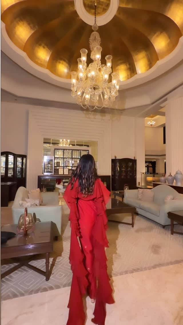Post 3 by Neha Marda on Instagram (video)