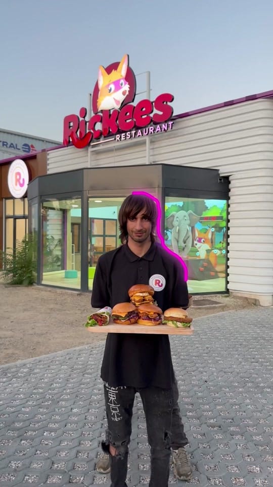 Post 8 by Le Guide Mahmoud on TikTok (video)