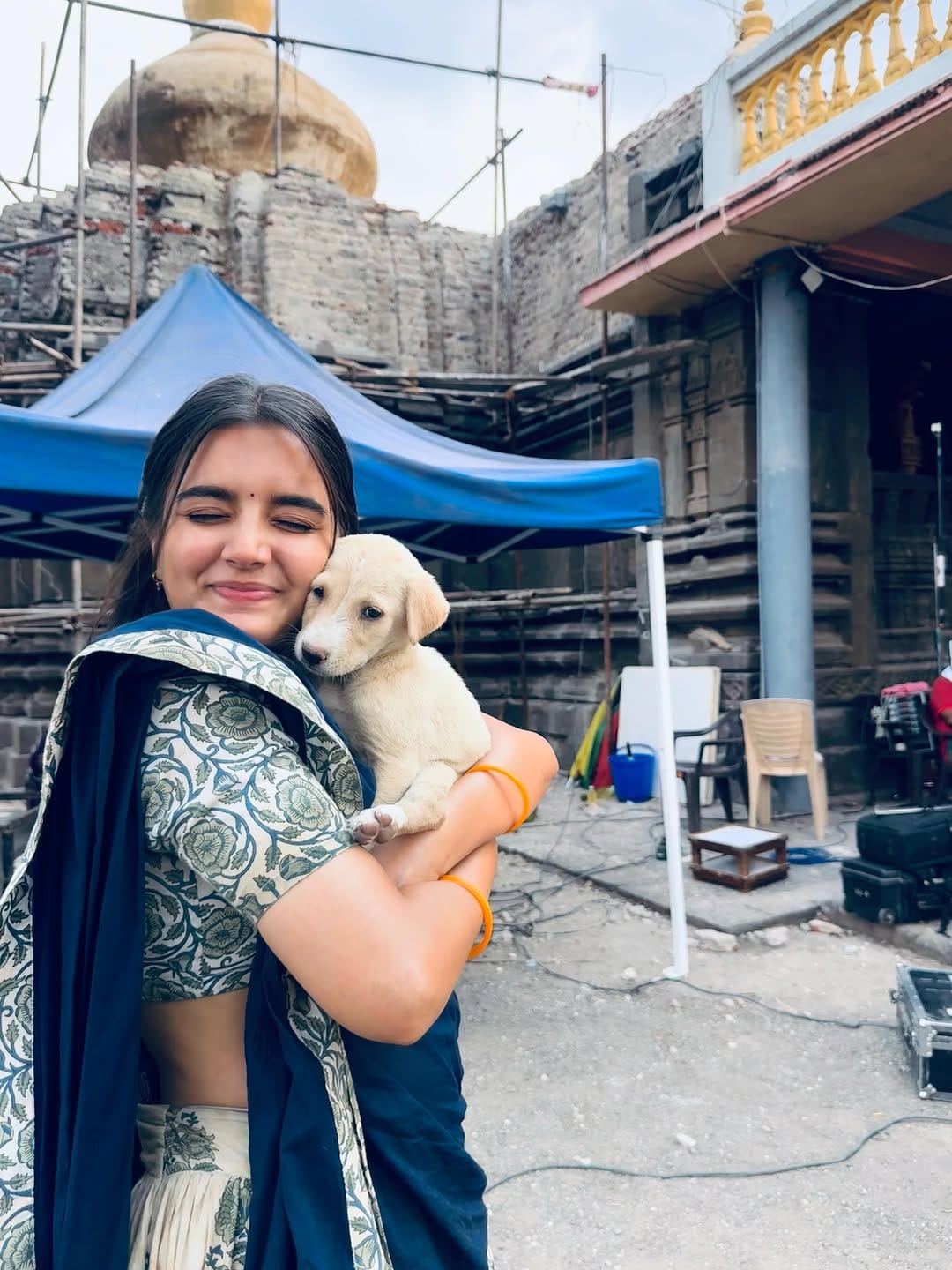 Post 4 by Priyanshi Yadav on Instagram (carousel)