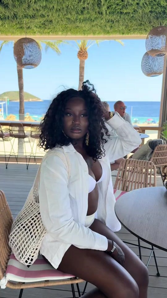 Post 8 by MB 🎀 on TikTok (video)