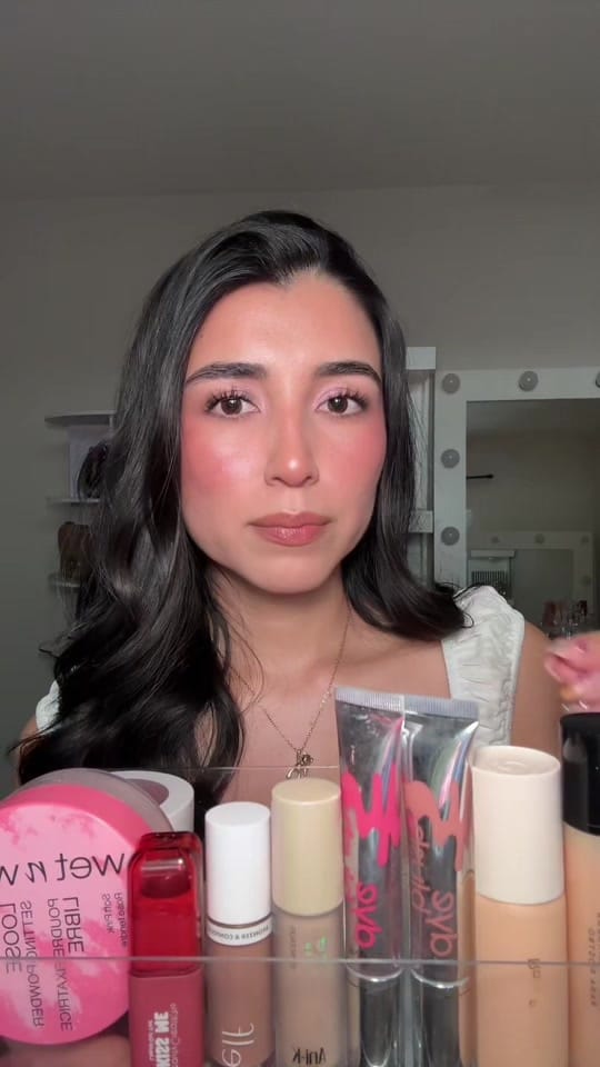 Post 1 by HANNIA on TikTok (video)
