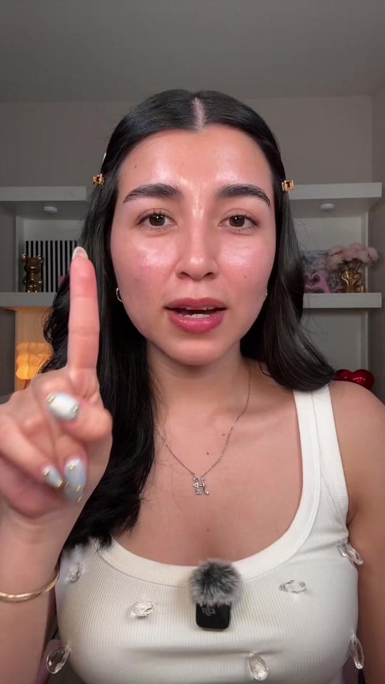 Post 10 by HANNIA on TikTok (video)