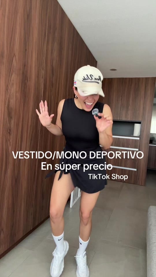 Post 1 by Kate Brenes on TikTok (video)