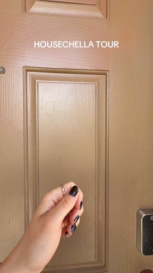 Post 2 by LILA on TikTok (video)