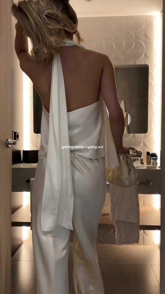 Post 9 by Elizabeth Kusnirova on TikTok (video)