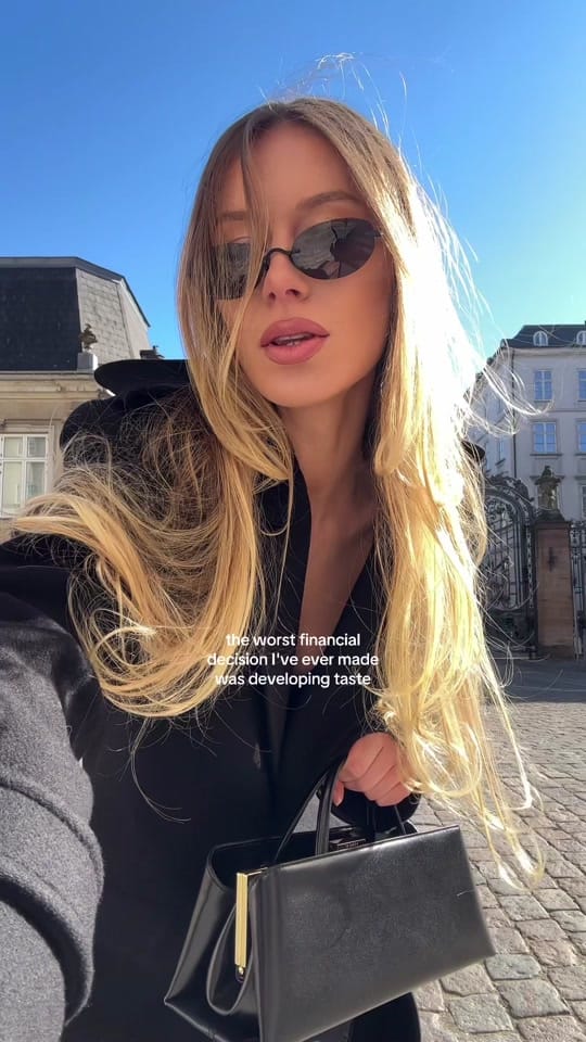 Post 6 by Elizabeth Kusnirova on TikTok (video)