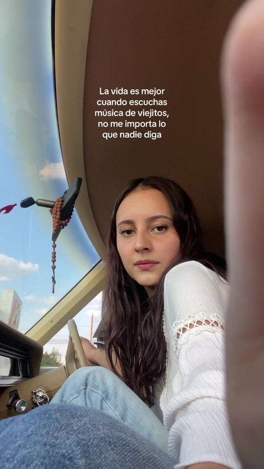 Post 4 by Carla Vega on TikTok (video)