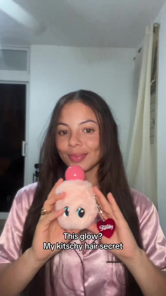 Post 4 by Lacosmiatra_ on TikTok (video)