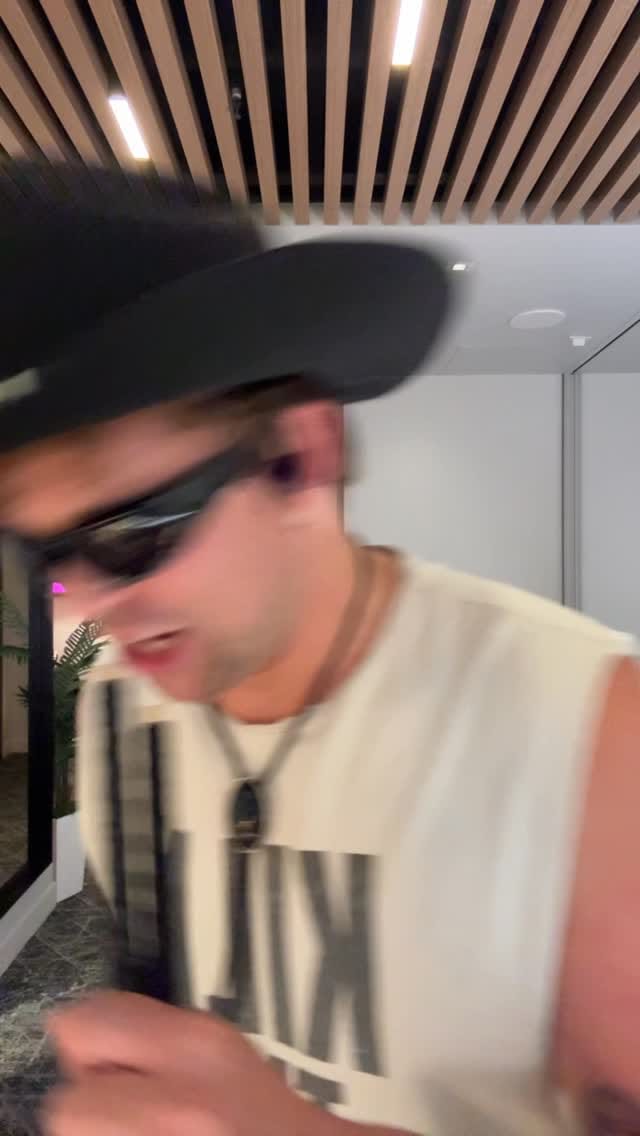 Post 2 by 5 Seconds of Summer Chile on Instagram (video)