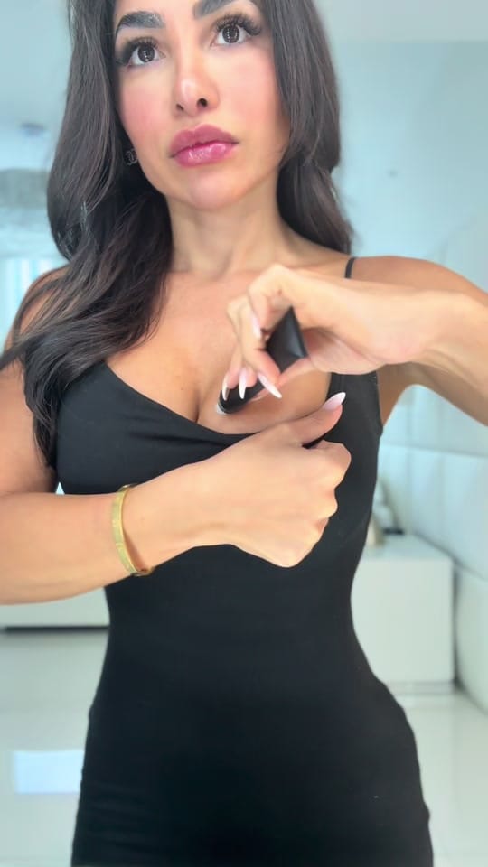 Post 8 by Alessandra Leon on TikTok (video)