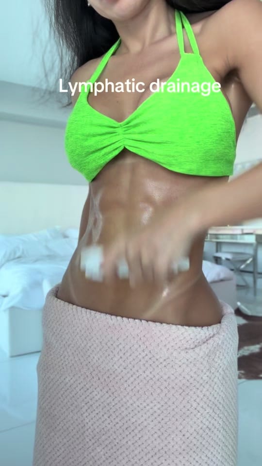 Post 5 by Alessandra Leon on TikTok (video)