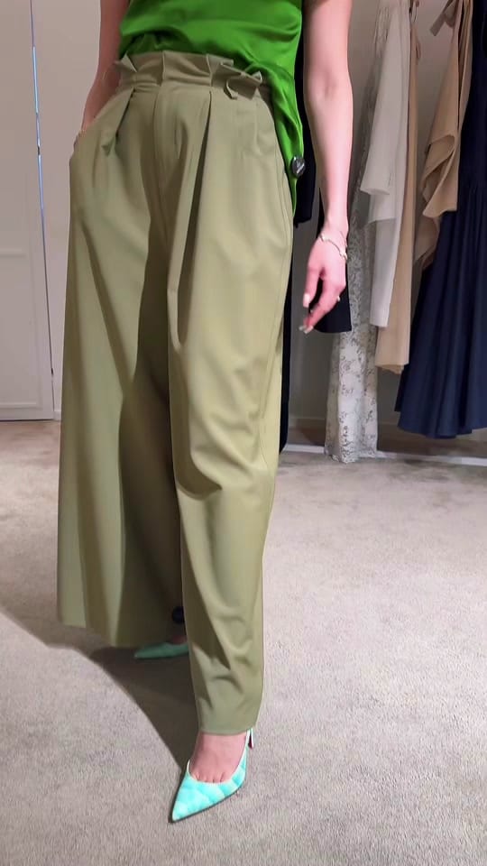 Post 2 by Loralisparis on TikTok (video)