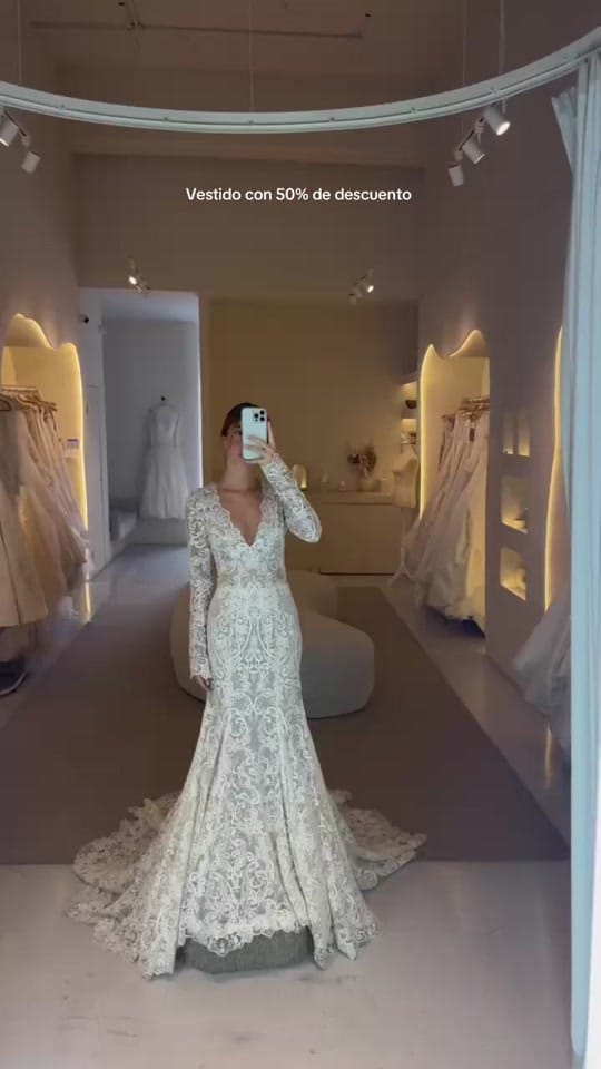 Post 6 by Velum Reloved on TikTok (video)