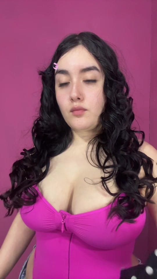 Post 2 by Camila Baeza on TikTok (video)