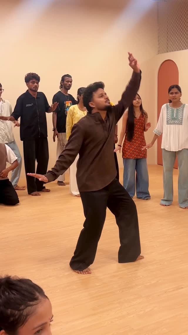 Post 5 by Muveo Studio | Pune on Instagram (video)