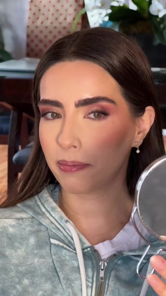Post 6 by makeup.bylaguna on TikTok (video)