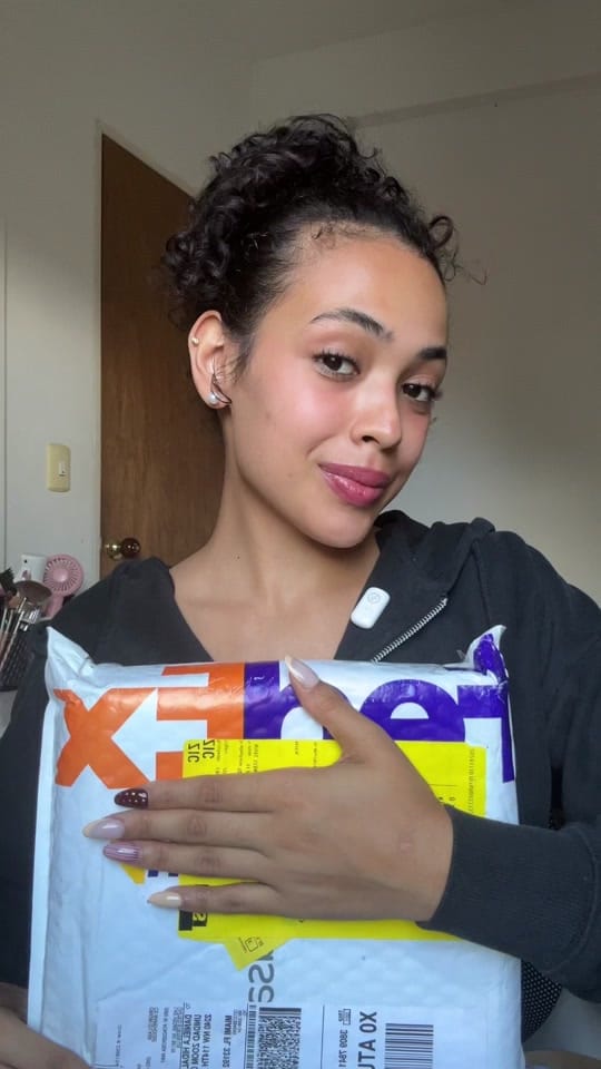 Post 6 by niela on TikTok (video)