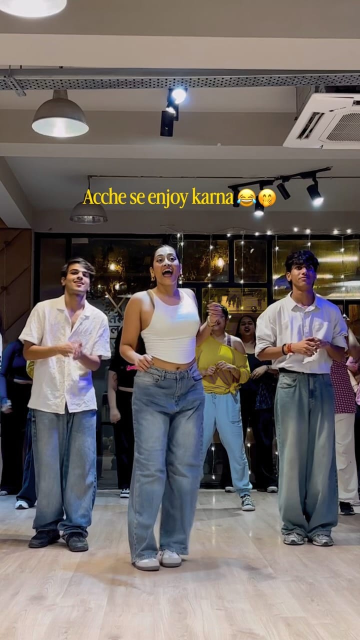 Post 1 by 𝐃 𝐈 𝐕 𝐘 𝐀 𝐆 𝐎 𝐄 𝐋 on Instagram (video)